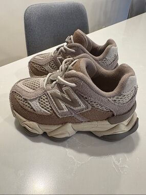 New Balance 9060 Toddler Kids' Taupe and Beige Sneakers size 5